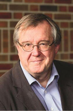 Headshot of Klaus Schulten